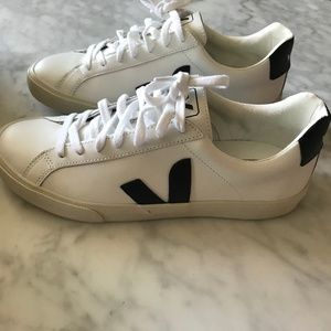 VEJA ESPLAR LEATHER WHITE BLACK- BRAND NEW